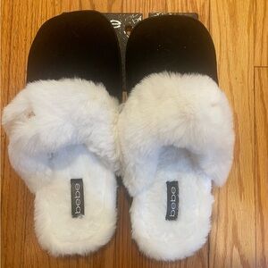 Woman’s BEBE Memory Foam Slippers XL 10/11. NWT